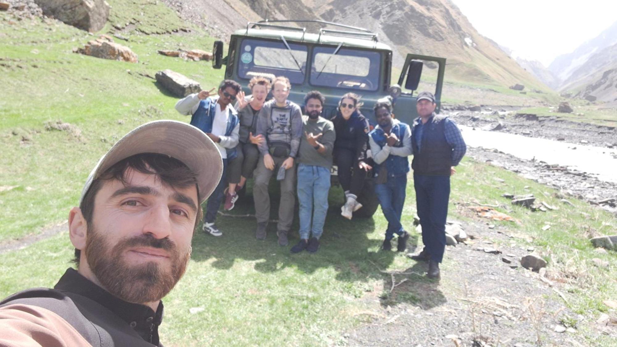 Xinaliq Khinalig Izzet'S Riverside Home Stay Bagian luar foto